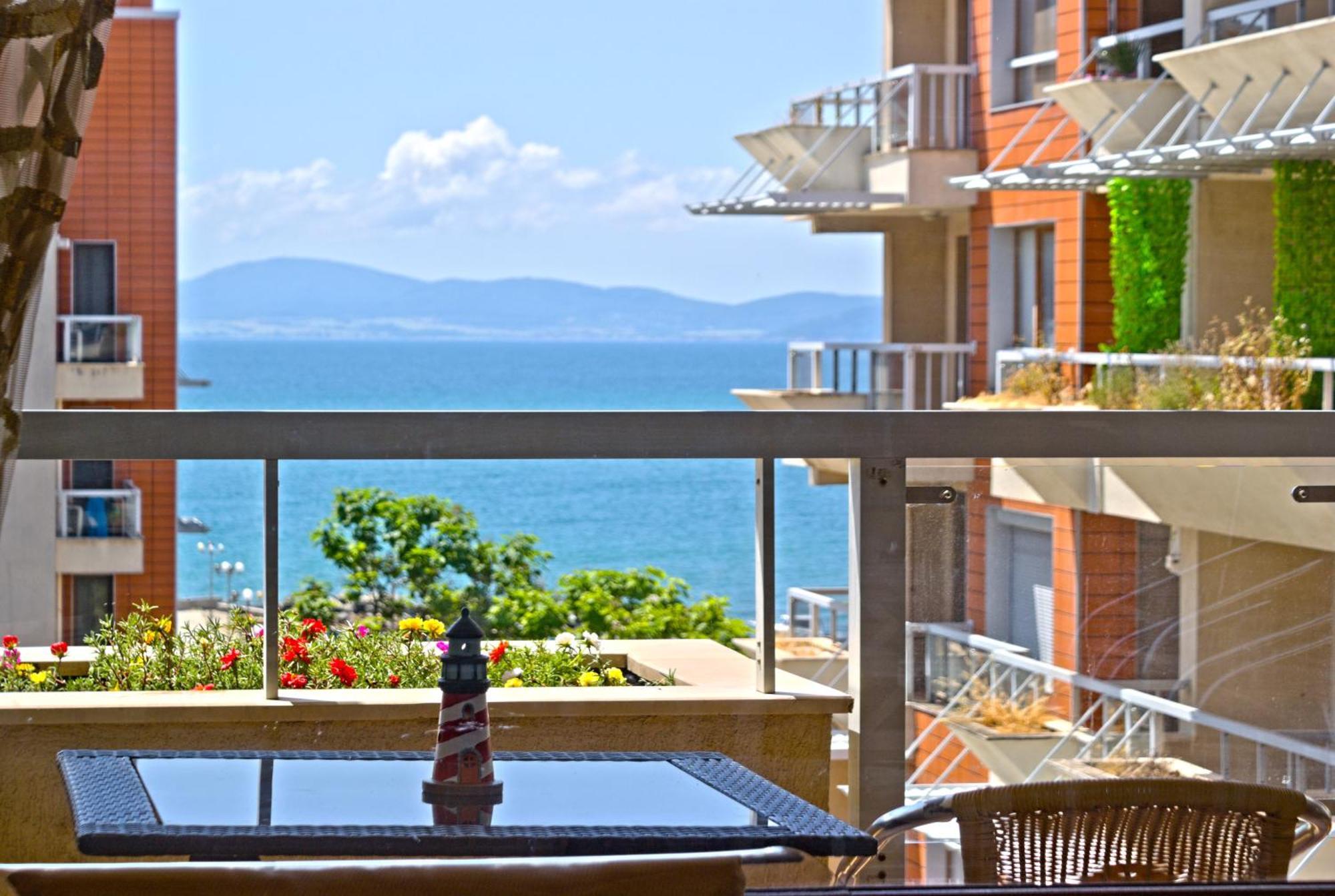 Cozy Apartment With Sea View And Free Parking Pomorie Luaran gambar